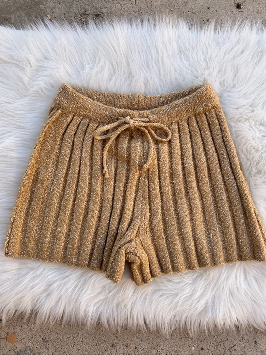Free the Roses Pants - Free the Roses Tan Ribbed Knit High-Waist Shorts Size M NWT